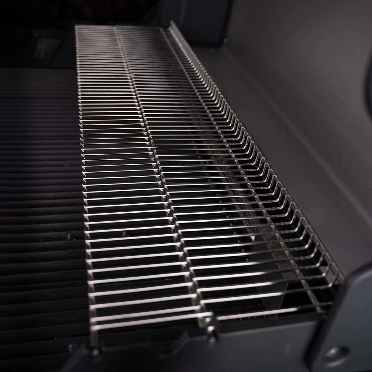 SANTOS S-518 Mit Seiten- & Heckbrenner, Edelstahl Inkl. Drehspieß, Rostheber & Silikonablage & Graviertes ZWILLING Pro Messer 15 SANTOS S-518 Mit Seiten- & Heckbrenner, Edelstahl Inkl. Drehspieß, Rostheber & Silikonablage & Graviertes ZWILLING Pro Messer – Bild 13