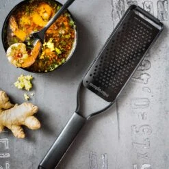 Microplane Black Sheep Reibe Grob -Santo Grills Geschaft microplane black sheep reibe grob 545acd3163d15120dc86ed8b00dd3364