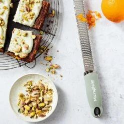 Microplane Premium Reibe / Zester, Salbei Grün 12 Microplane Premium Reibe / Zester, Salbei Grün -Santo Grills Geschaft microplane premium reibe zester salbei gruen d3dbe6a565979d43098d81dc05de9658