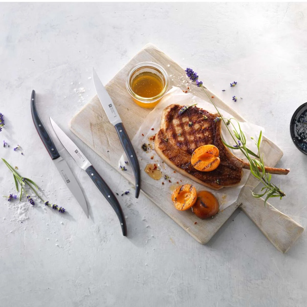 ZWILLING PRO Steakmesserset, 4er Set 4 ZWILLING PRO Steakmesserset, 4er Set – Bild 2